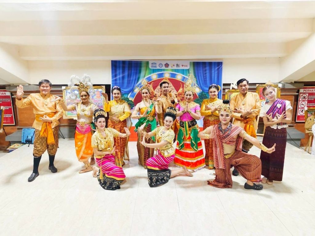 เผยแพร่ศิลปวัฒนธรรม ณ เกาะบาหลี สาธารณรัฐอินโดนีเซีย Day 1